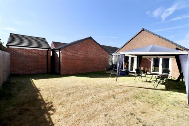 3 bed Detached Bungalow for sale Image 10