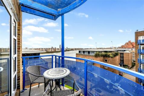 Campania Building, E1W