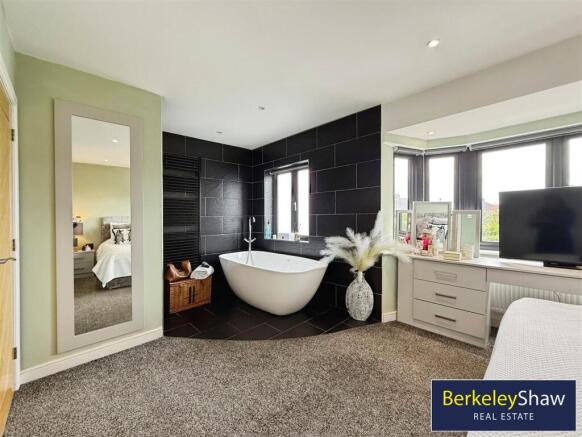 Bedroom 1 Ensuite Bath