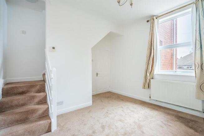 3 bed Terraced to rent Image 7