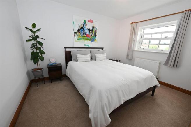 3 bed Detached for sale Image 8