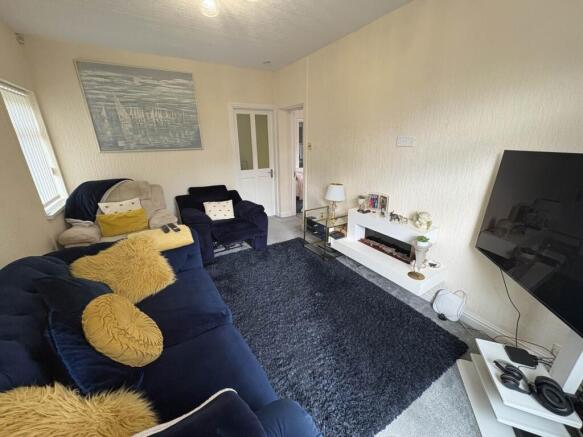 3 bed Semi-Detached Bungalow for sale Image 9