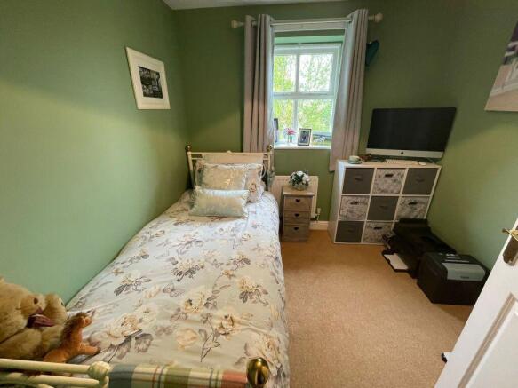 3 bed House to rent Image 8