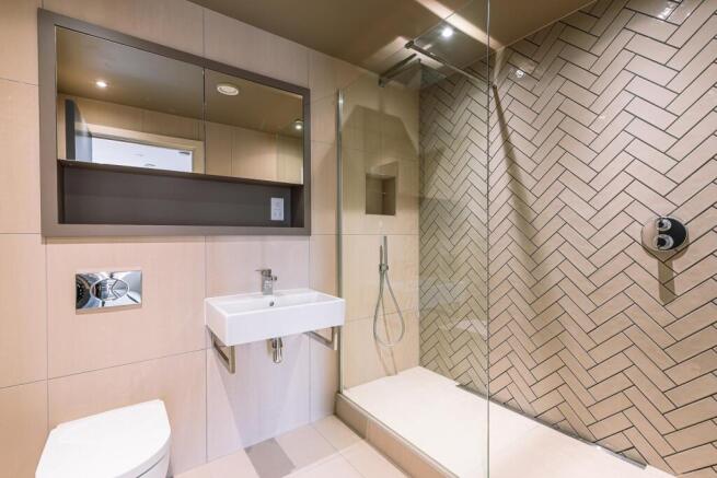 2 bed Apartment for sale Image 5