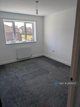 2 bed Flat to rent Image 5