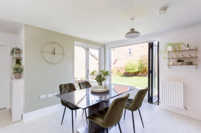 4 bed Detached for sale Image 9