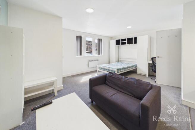 1 bed Apartment to rent Image 4