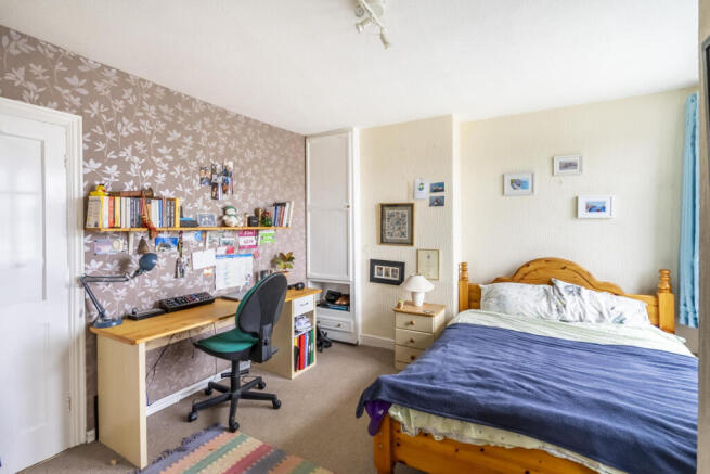 4 bed Semi-Detached for sale Image 8