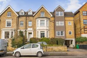 5, 5 Marncrest, Surbiton Hill Park, Surbiton KT5 8EF