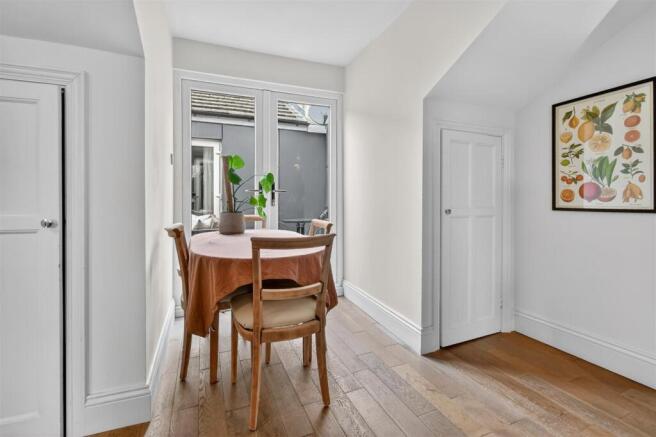 2 bed Apartment for sale Image 4