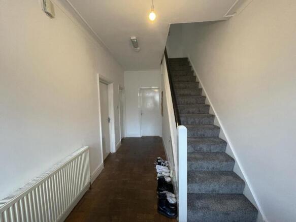 8kr.hall.jpg