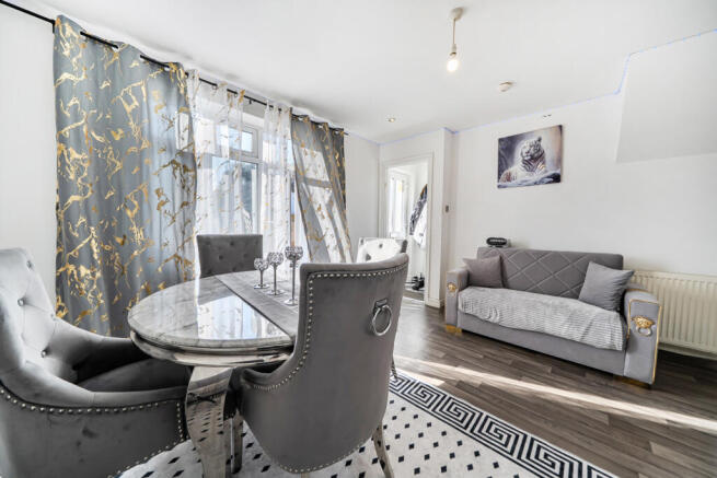 1422301-1-69a95de...