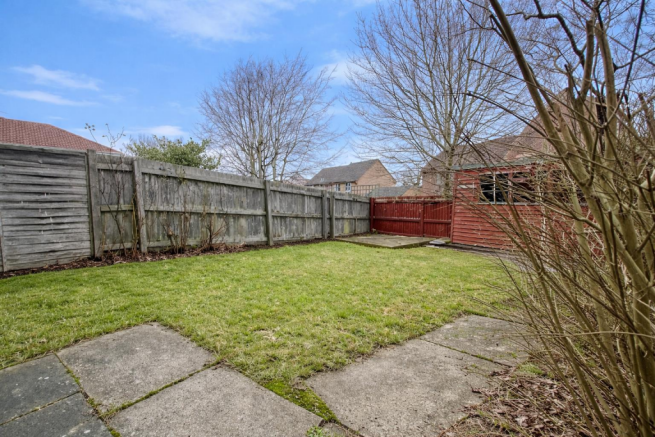 Garden - dressed by AI