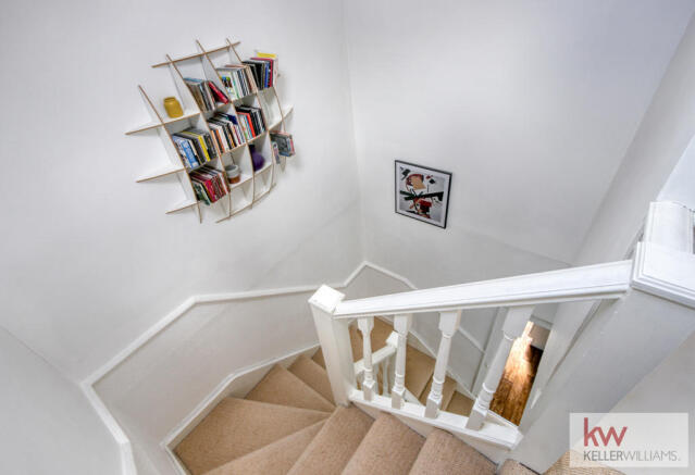 Radcliffe Road - Winchmore Hill - Landing 2st Flr