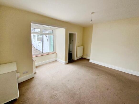 3 bed Semi-Detached for sale Image 4