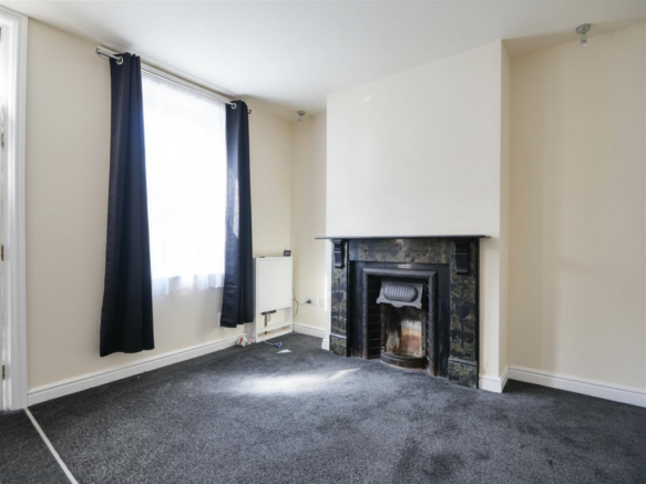 3 bed Terraced for sale Image 12