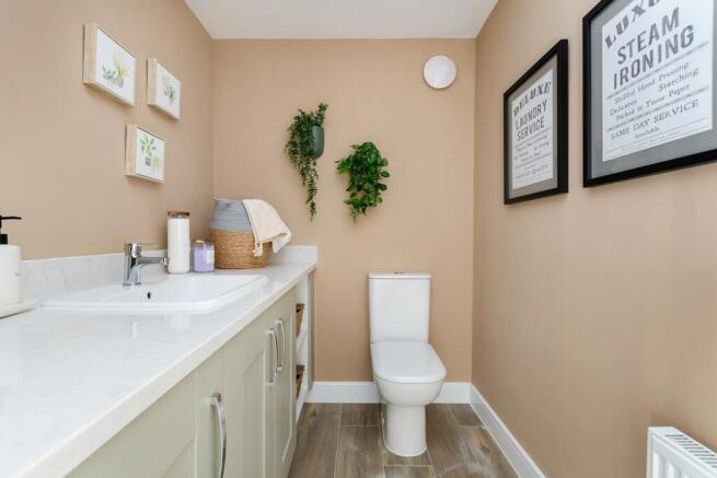 4 bed Detached for sale Image 7