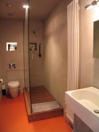 Ground floor shower