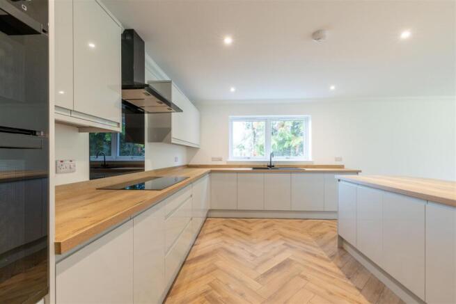 10 Kinfauns Holdings Kinfauns - internals-1.jpg