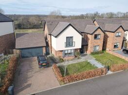 66, Park View, Chigwell IG7 5DF