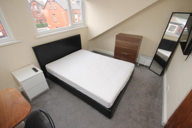 5 bed Terraced to rent Image 6