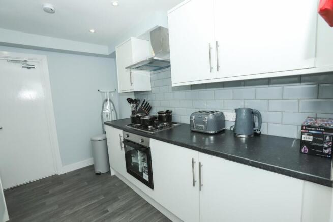 5 bed Private Halls to rent Image 9