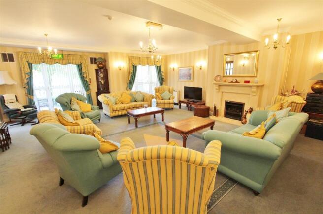 residents lounge.JPG