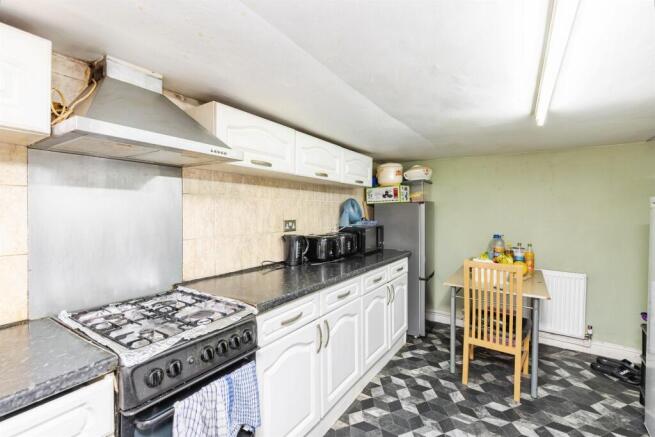 4 bed Terraced for sale Image 8