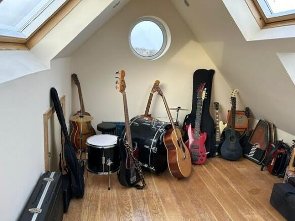 MUSIC ROOM.jpg