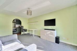 17, Emerson Court, Albert Walk, Crowthorne RG45 7EB