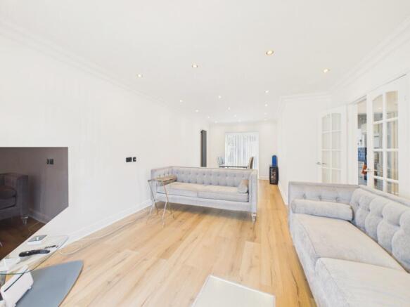 3 bed Terraced for sale Image 7