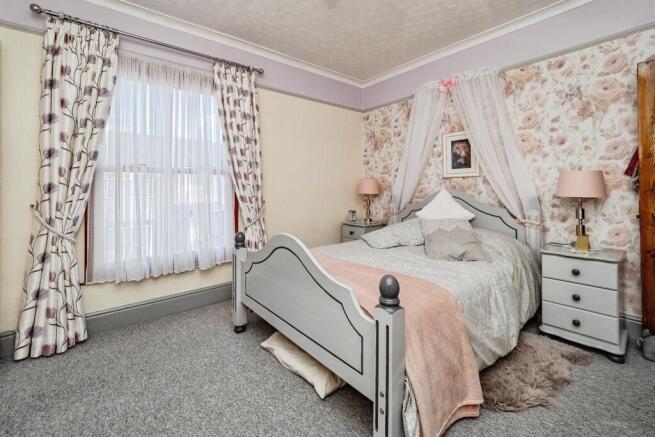 2 bed Terraced for sale Image 8