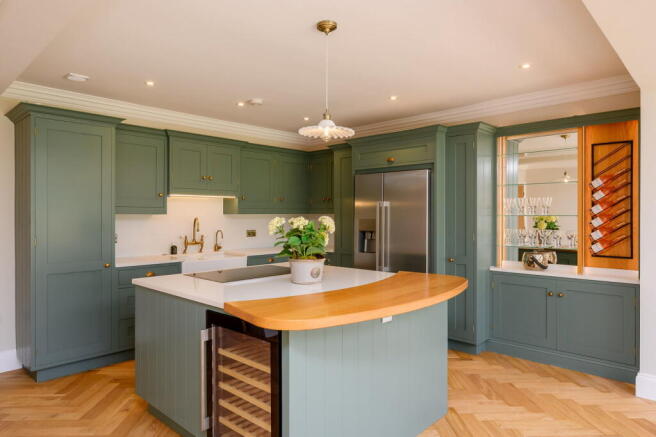 4 bed Semi-Detached for sale Image 8