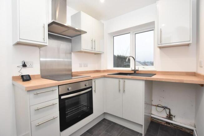Kitchen 2.jpg