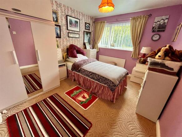 3 bed Semi-Detached for sale Image 8
