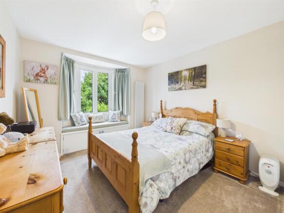 4 bed Detached for sale Image 9