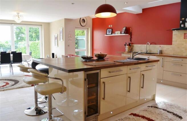 LIVING KITCHEN