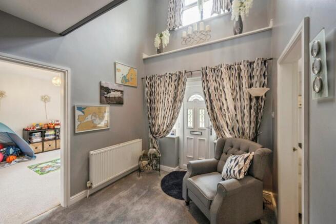 4 bed Detached for sale Image 9