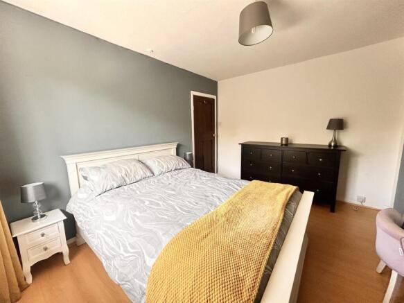 3 bed Terraced for sale Image 7