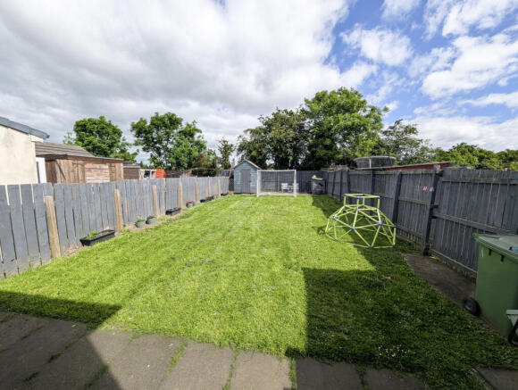 3 bed Semi-Detached for sale Image 10