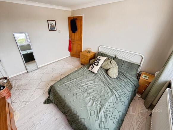 3 bed Semi-Detached to rent Image 9