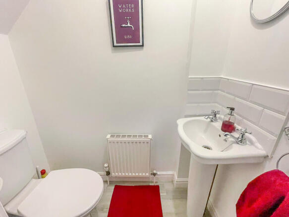 4 bed Detached for sale Image 11
