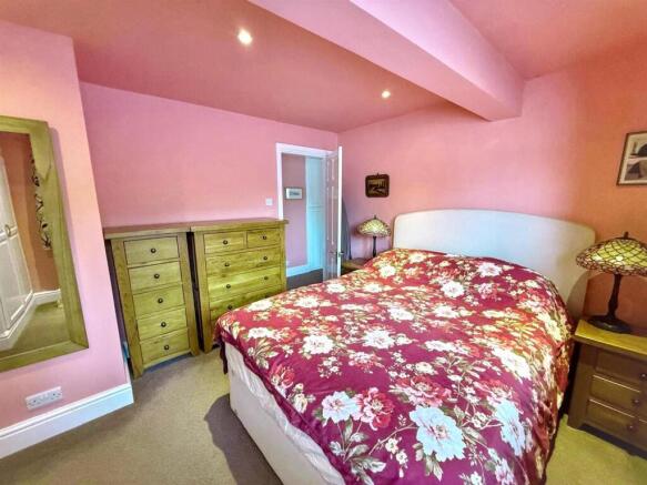 2 bed Detached Bungalow for sale Image 10