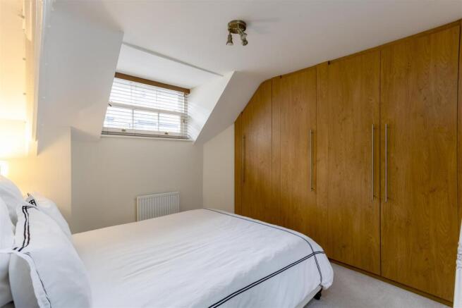 3 bed House for sale Image 11