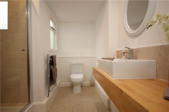 09 Shower Room