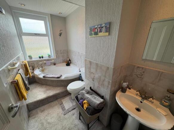 3 bed Terraced for sale Image 12
