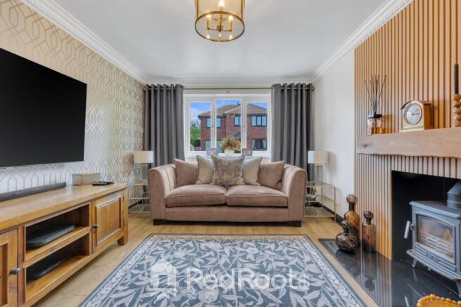 4 bed Detached for sale Image 12