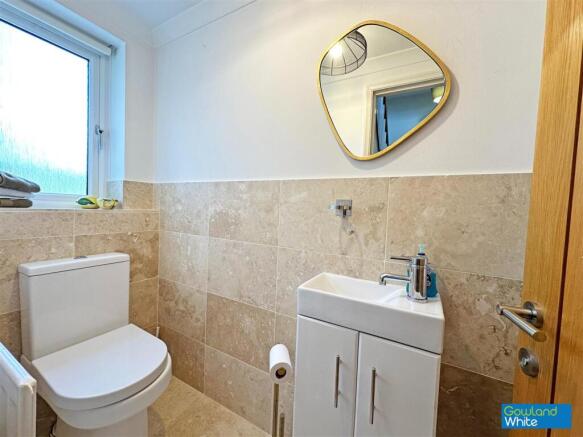 4 bed Detached for sale Image 11