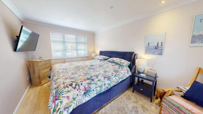 4 bed Detached for sale Image 12