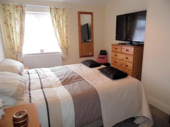 BEDROOM 2